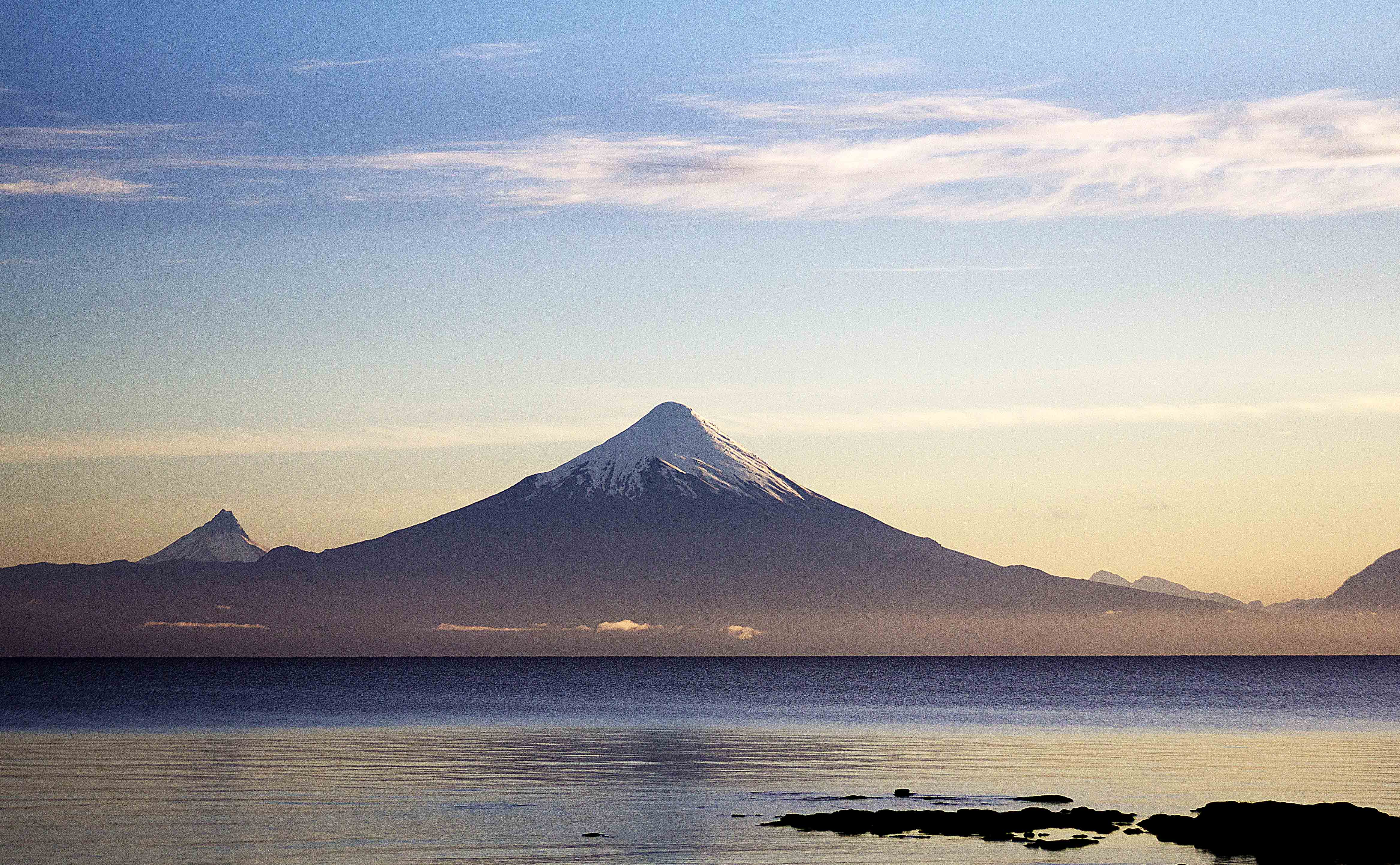 Vulcão Osorno visto do Lago Llanquihue